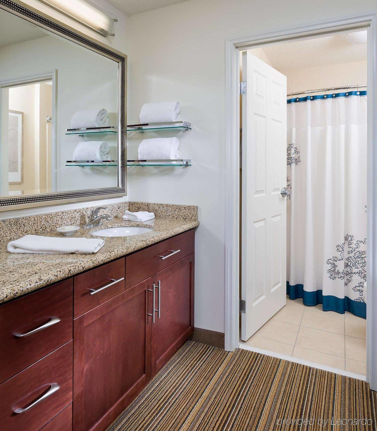 Residence Inn By Marriott Houston The Woodlands/Lake Front Circle Экстерьер фото