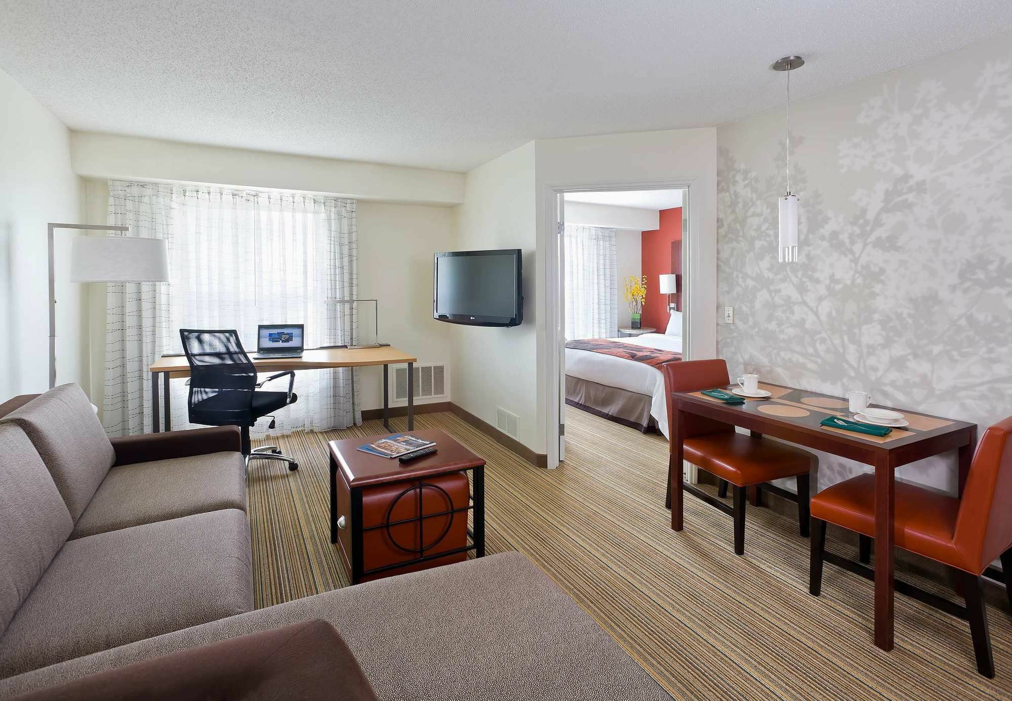 Residence Inn By Marriott Houston The Woodlands/Lake Front Circle Номер фото